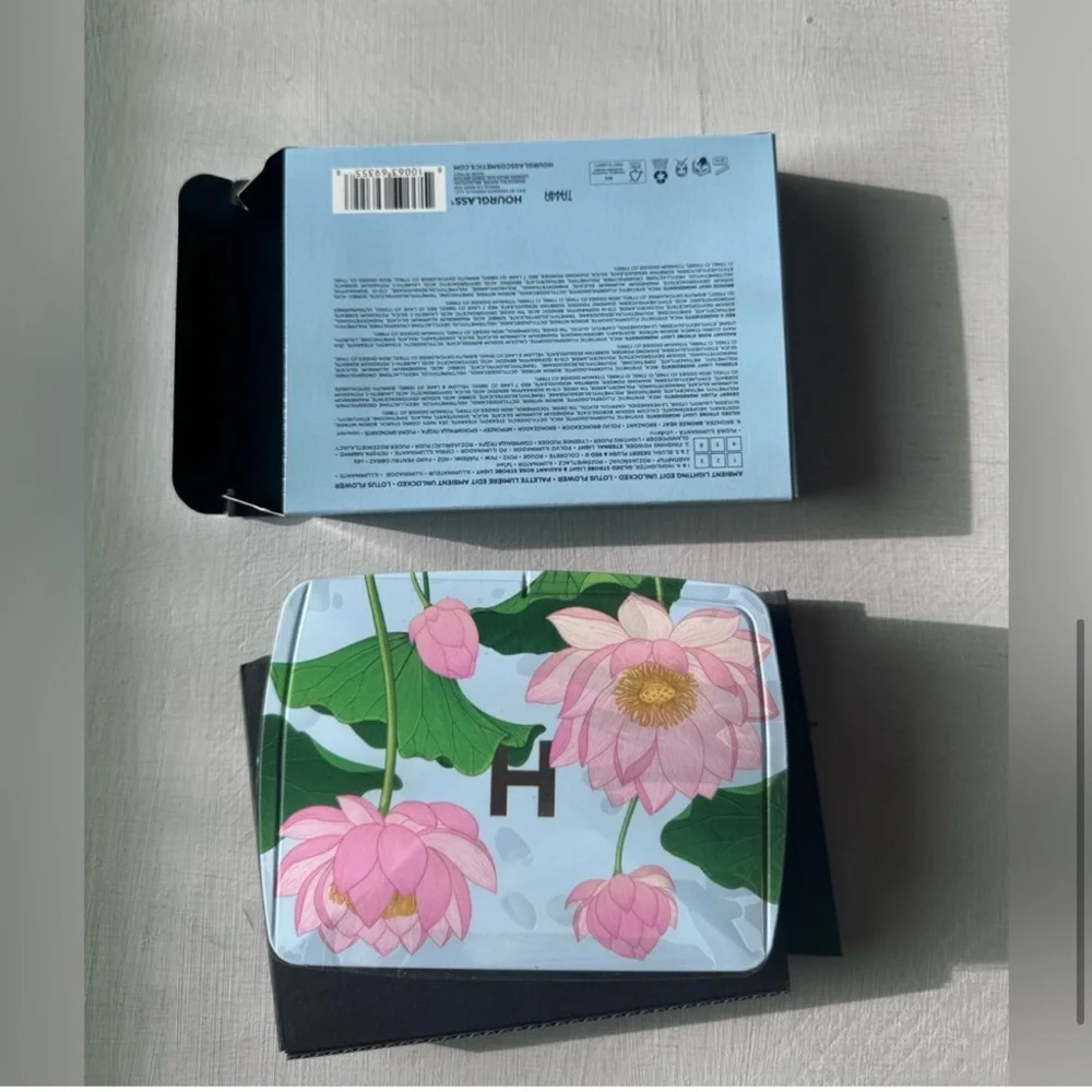 NWT HOURGLASS Lotus Flower Ambient Palette